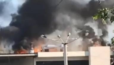 Видео: крыша ресторана загорелась в Ростове