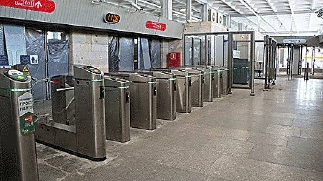 Станцию метро «Девяткино» проверяли более часа в Петербурге