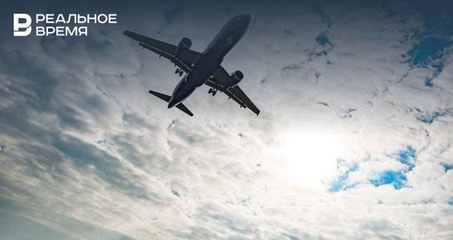 Летевший из Петербурга в Алма-Ату пассажирский самолет вынужденно приземлился в Москве