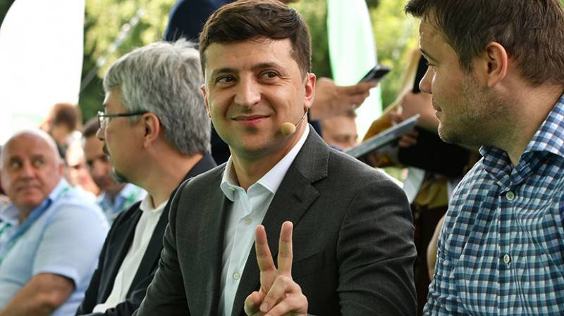 «Использует кредит недоверия к старой власти»: Зеленский пообещал отправить «в нокаут» прежнюю политическую систему