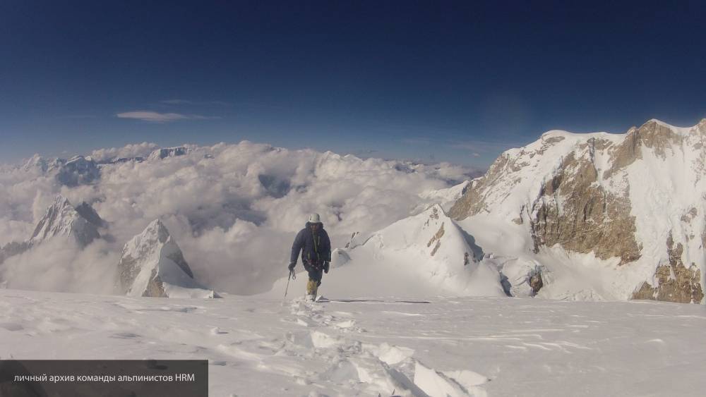 Скончался один из альпинистов, заблудившихся на Эльбрусе