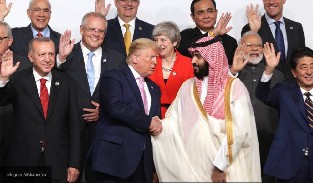 Трамп подшутил над саудовским принцем на G20