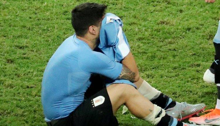 Суарес расплакался после проигрыша сборной Уругвая Перу