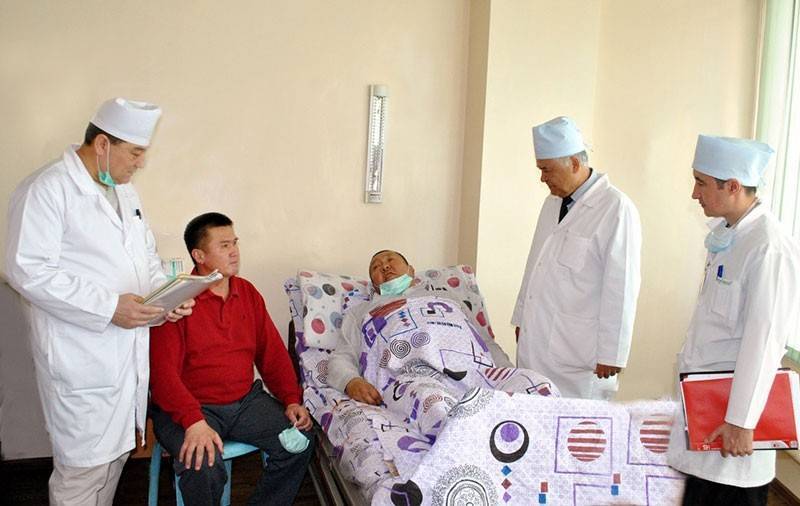 Узбекского врача пырнули ножом после неудачной операции | Вести.UZ