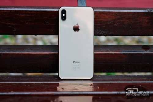 Apple увеличила объёмы производства iPhone, надеясь выгадать от санкций против Huawei