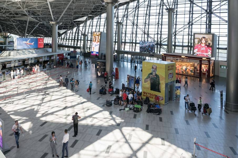 Десятки рейсов задерживаются в аэропортах Москвы