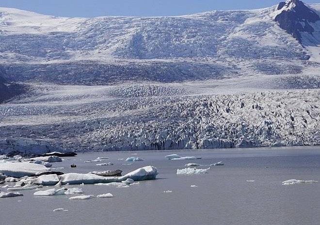Ученые обнаружили в Гренландии озера со следами неизвестной жизни