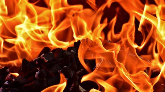 В Самарской области заживо сожгли в дорогой иномарке мужчину