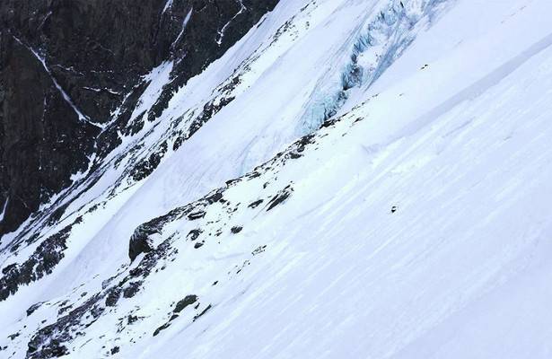 На Алтае нашли тело еще одной туристки, погибшей в мае под лавиной в горах