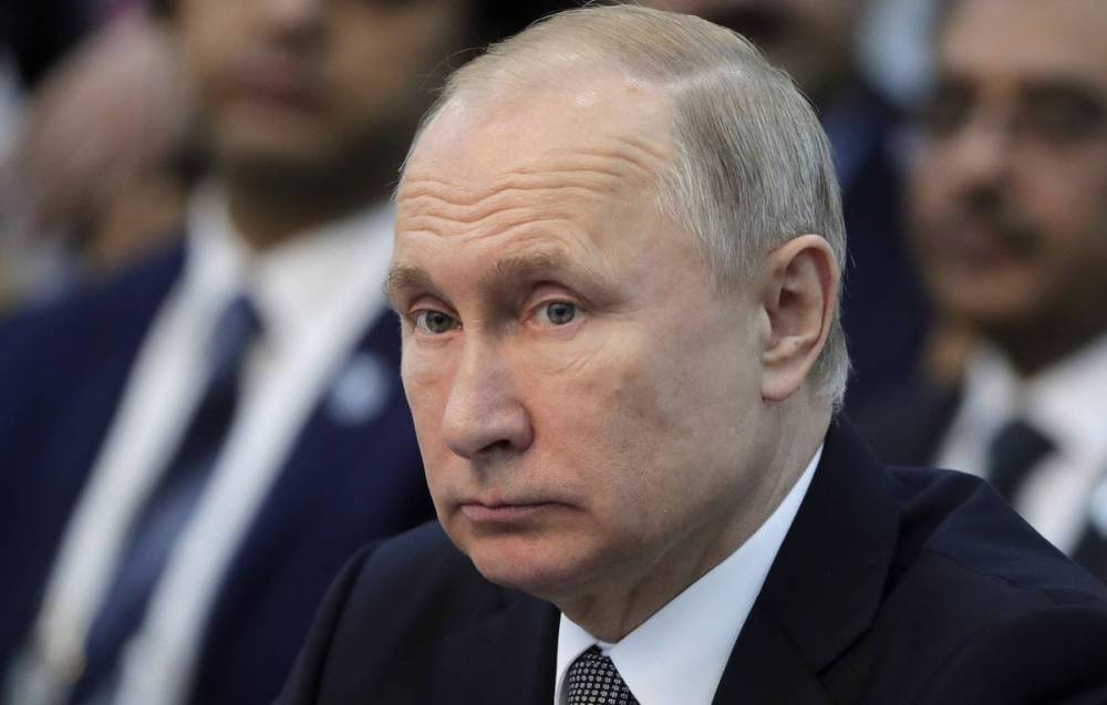 По Фрейду: Путин встал во время исполнения Гимна Украины, видео облетело сеть