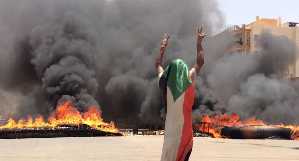 Огонь на поражение: неизвестные снайперы расстреляли протестующих в Судане