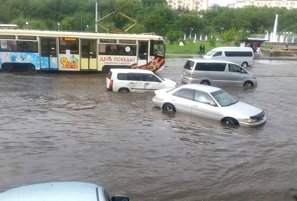 В столице Бурятии и в районах республики продолжают устранять последствия ливней