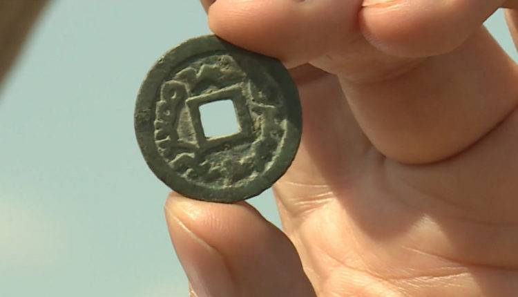 В поисках клада: в Кыргызстане нашли древние монеты и загадочные строения
