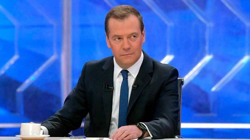 Медведев в своей статье рассказал о предстоящих переменах в "Единой России"
