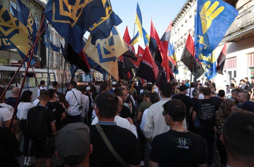 На Украине провели «марш тысячелетия» несуществующей страны