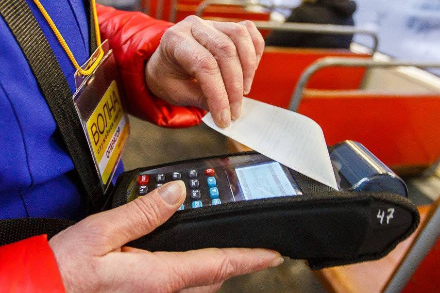 В Смоленске пассажиры теперь могут оплачивать проезд банковской картой