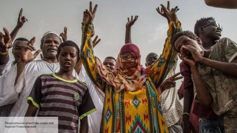 Эксперт объяснил, почему США используют Рианну для поддержки беспорядков в Судане