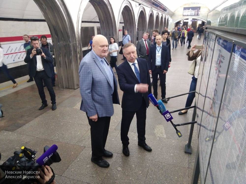 Александр Беглов посетил отремонтированную станцию метро «Академическая»