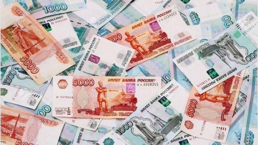 Жители Кировской области лишились более 150 тысяч рублей, пытаясь защитить свои банковские карты