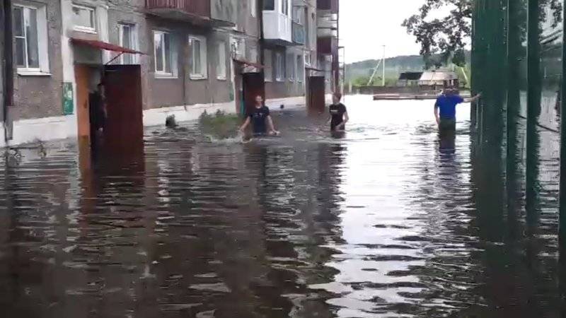 Свыше 300 пострадавших от паводка в Приангарье получили единовременные выплаты