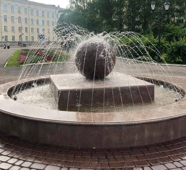 В столице начали отладку фонтанов в сквере за Стефановской площадью