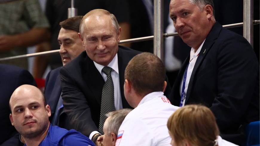Путин посетил финальный бой российского и белорусского боксеров на Европейских играх