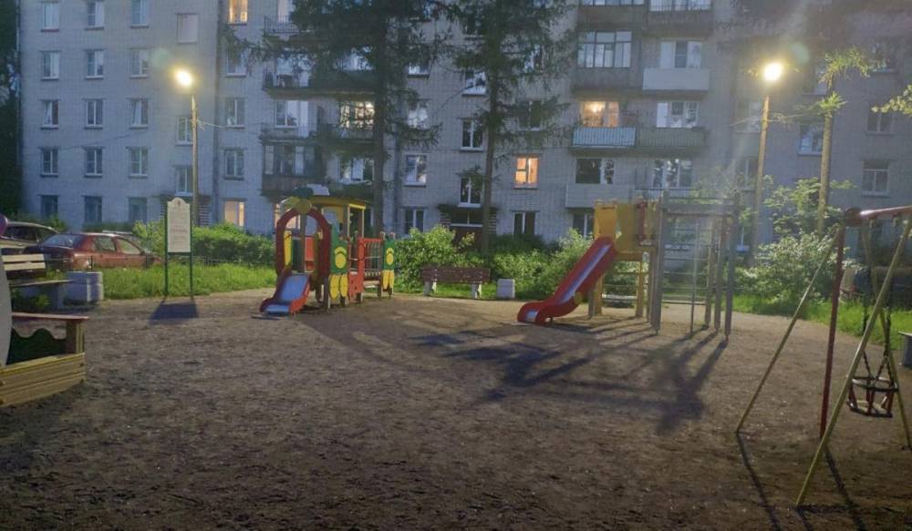 Детские и спортивные площадки Петербурга получат дополнительное освещение