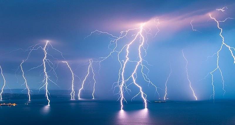 Учёные выяснили, почему молния бьёт в одно место дважды