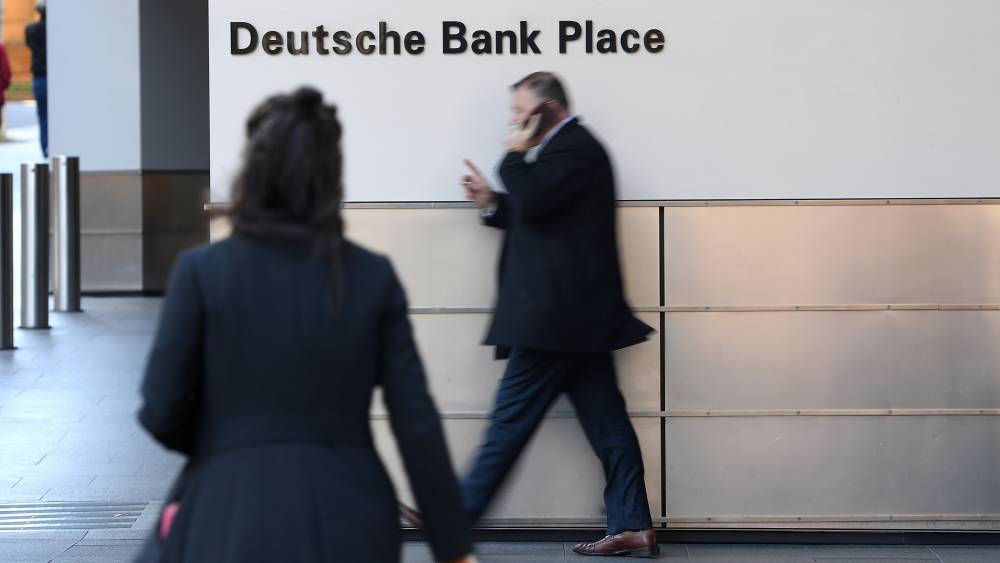 Эксперты объяснили, как массовые увольнения в Deutsche Bank повлияют на экономику