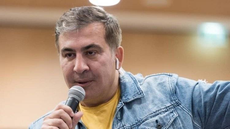 Саакашвили сломал пенсионерке руку, сообщают СМИ