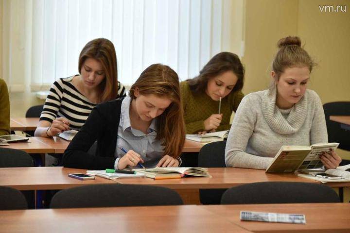 Российские студенты смогут официально работать в школах