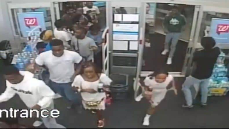 Группа из 60 подростков ограбила магазины и атаковали прохожих в центре Филадельфии