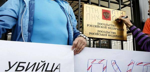 Президент Порошенко обязан разорвать дипотношения с РФ. Аргументов против – не существует