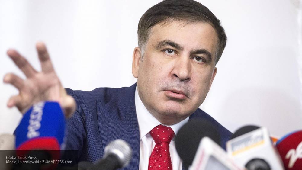 Саакашвили травмировал пожилую женщину