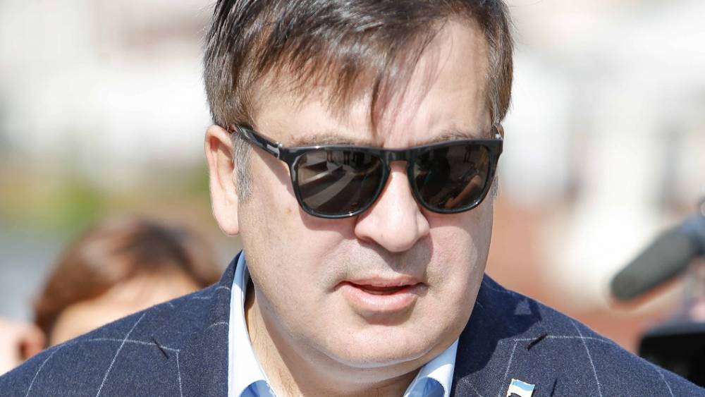 Грозил мэру, а покалечил старушку: Саакашвили с боем вернулся в Одессу - видео