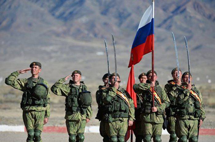 Адмирал США заявил о сотнях российских военных на территории Венесуэлы. РЕН ТВ