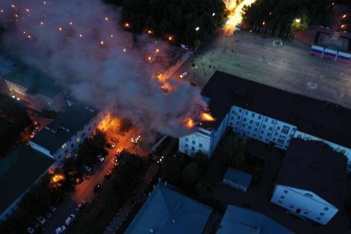 В здании Правительства Ульяновской области во время ремонта загорелся чердак