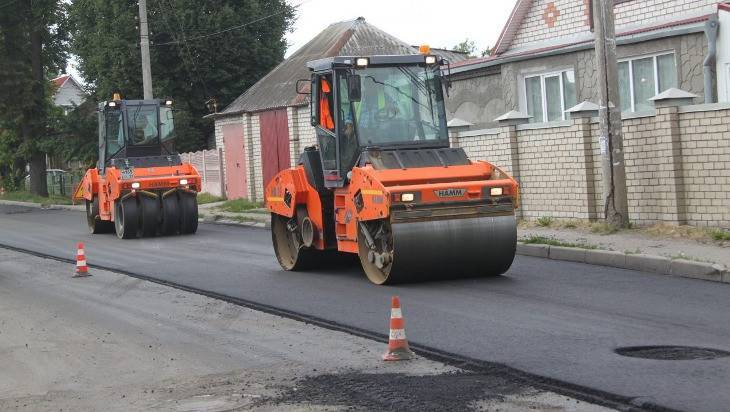 На улице Спартаковской в Брянске ремонт дороги закончат за две недели