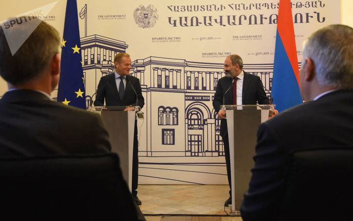 Пашинян и Туск обсудили возможность упрощения визового режима между Арменией и ЕС