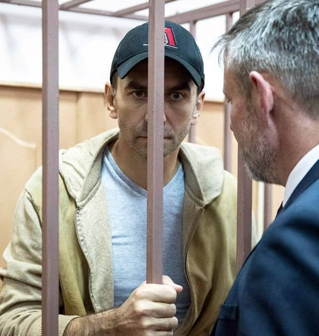 Басманный суд Москвы арестовал более 120 млн евро на счетах Абызова