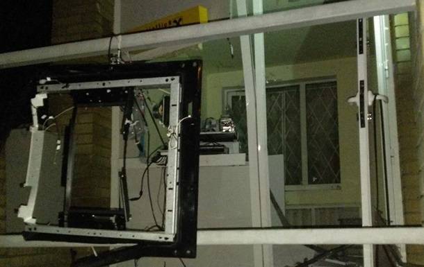 Неизвестные взорвали банкомат в Днепре: преступникам удалось унести 400 тысяч гривен