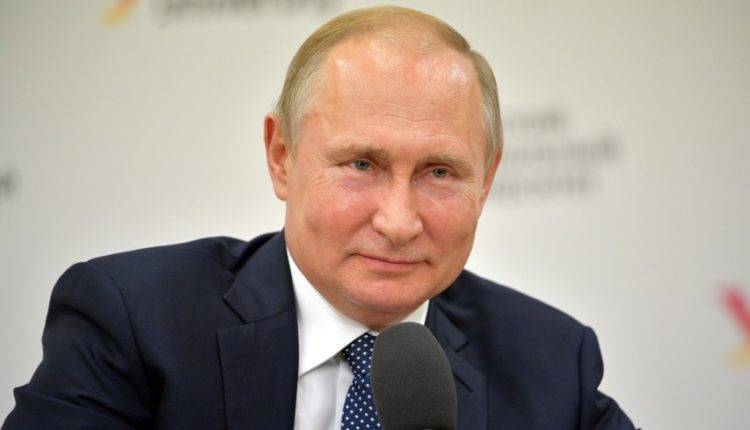 Путин поддержал идею студентов УрФУ организовать «Всероссийскую ночь карьеры»