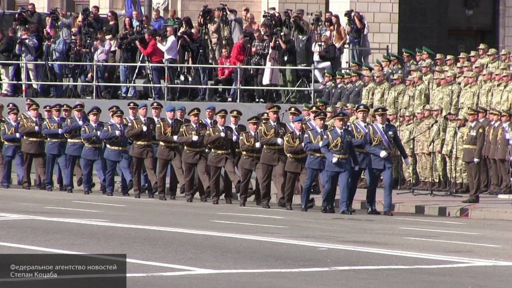 Украинским военным выплатят премии вместо парада на День независимости страны