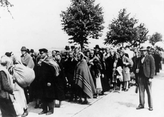 В чем мать родила: почему после войны чехи депортировали немцев нагишом | Русская семерка