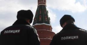 Россияне рассказали об отношении к подбрасыванию наркотиков полицией