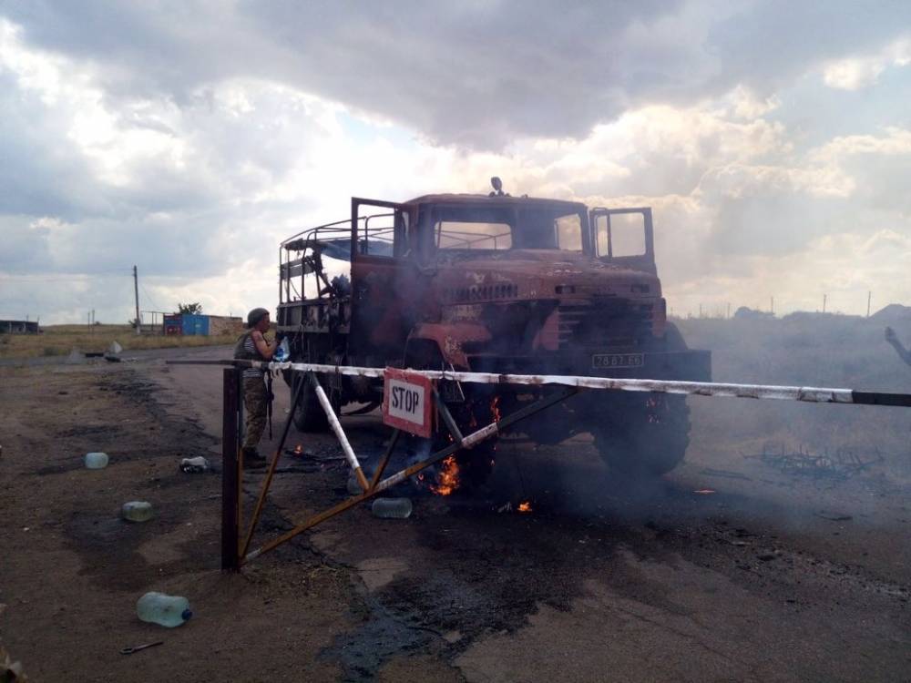 В сети появилось фото уничтоженного грузовика ВСУ | Новороссия