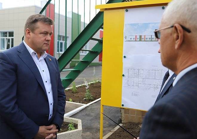 Губернатор Николай Любимов оценил ясельную пристройку к детсаду в Канищеве