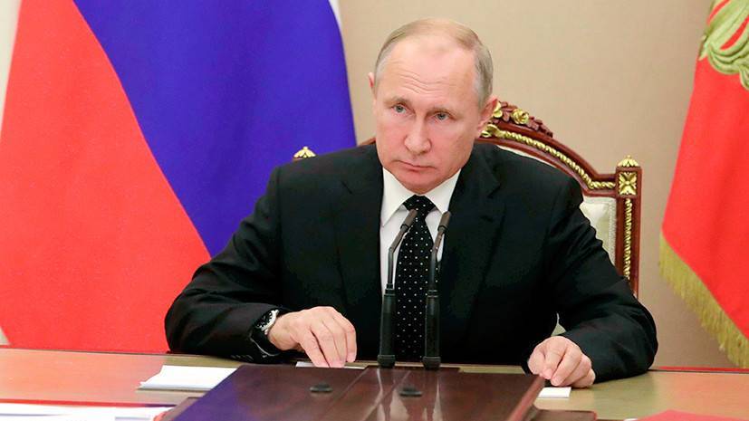 Путин принимает участие в подписании договоров между правительством и госкомпаниями — РТ на русском