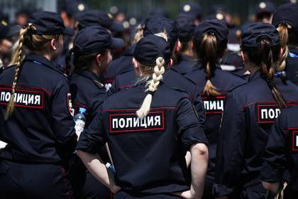 Раскрыты неожиданные способы подработок женщин-полицейских в России