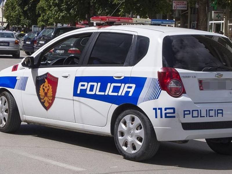 Автомобиль посольства РФ в Албании попал в ДТП